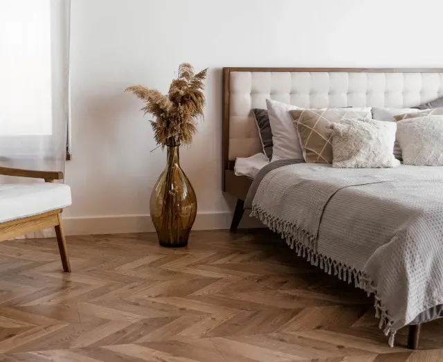 Łóżko tapicerowane czy drewniane